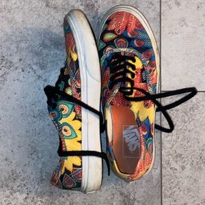 Rare Vans multicoloured paisley women’s size 7 ☀️